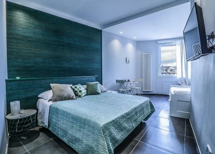 Il Grattacielo 3* Neapol